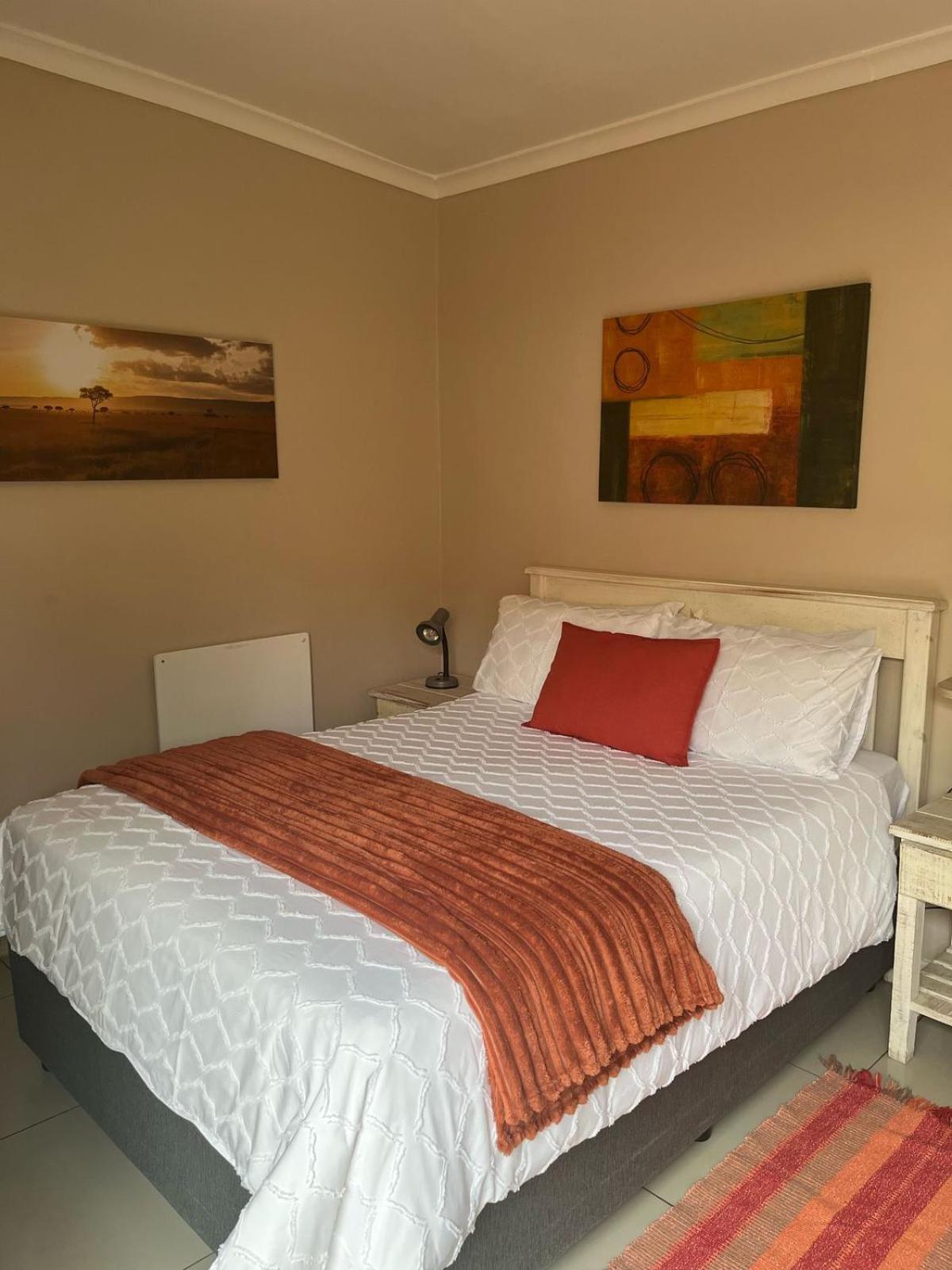 At Sta-Plus Guest House Πορτ Ελίζαμπεθ Εξωτερικό φωτογραφία