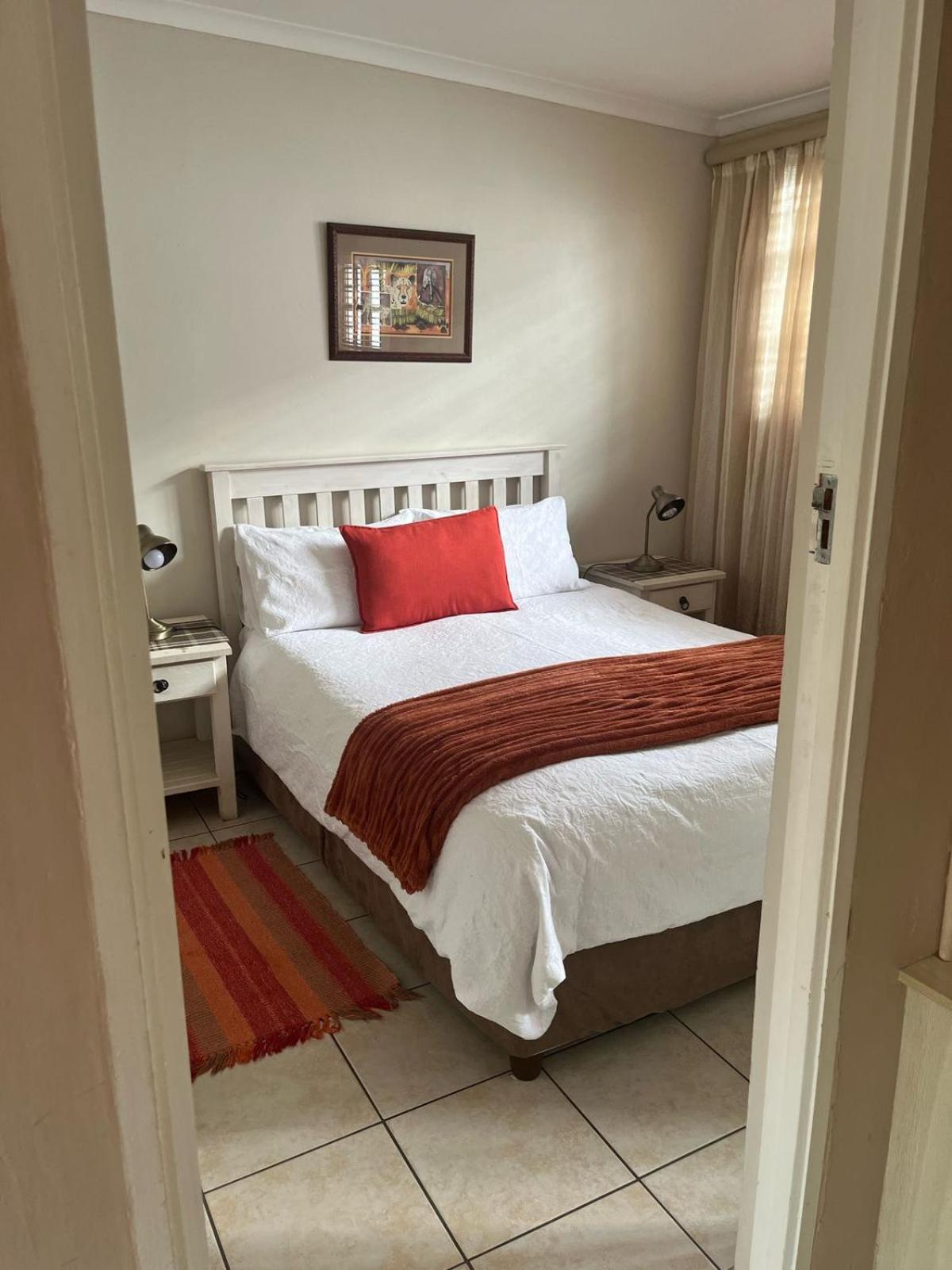 At Sta-Plus Guest House Πορτ Ελίζαμπεθ Εξωτερικό φωτογραφία