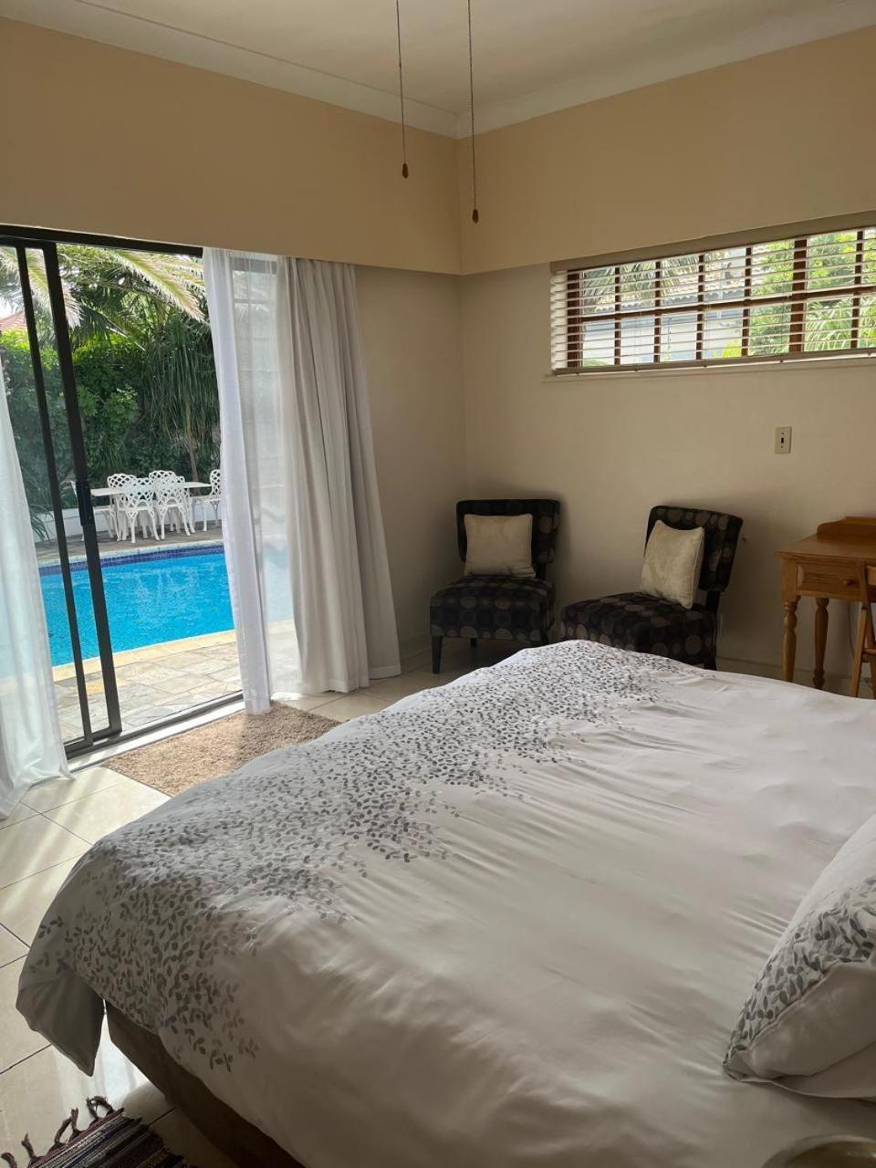 At Sta-Plus Guest House Πορτ Ελίζαμπεθ Εξωτερικό φωτογραφία